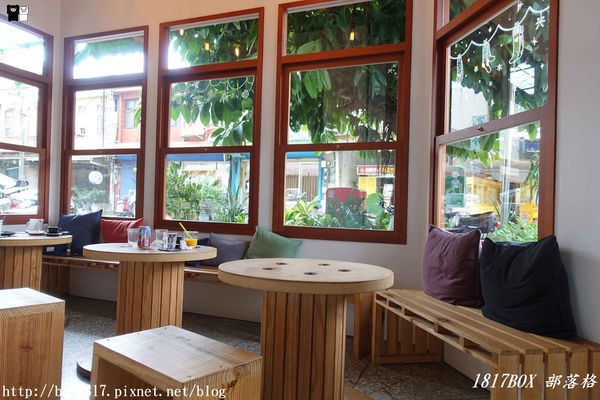【苗栗。後龍】小鎮轉角聞到咖啡香。Daddy & Mommy Bakery。後龍甜點咖啡店