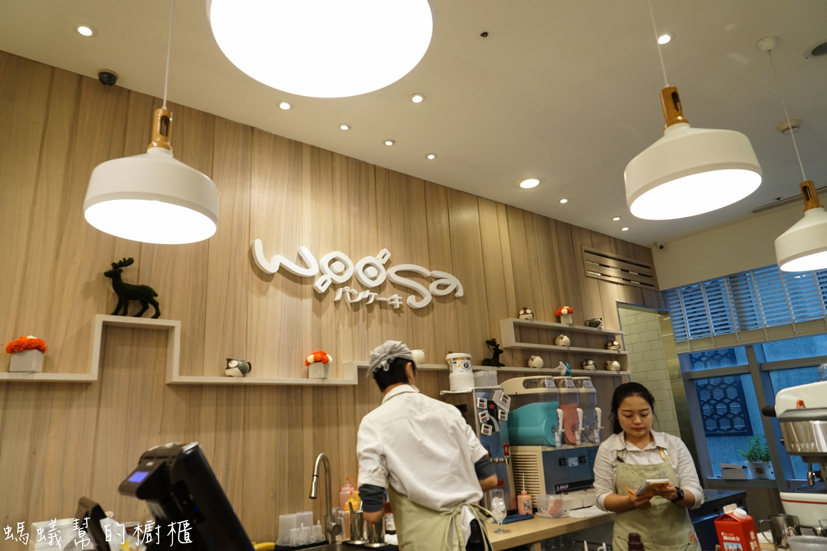 Woosa屋莎鬆餅屋(台中遠百店)|季節限定超濃厚抹茶雲朵鬆餅！輕柔口感入口即化，抹茶風韻迷人。 - 螞蟻幫的櫥櫃