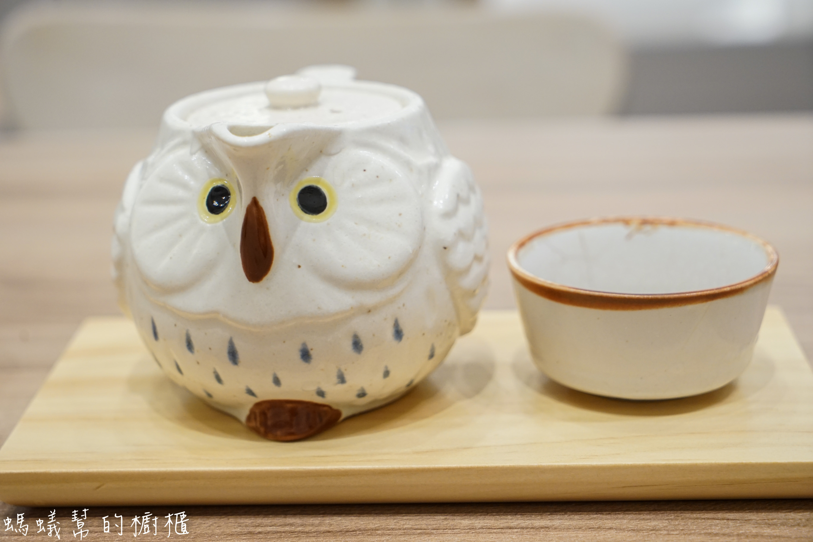 Woosa屋莎鬆餅屋(台中遠百店)|季節限定超濃厚抹茶雲朵鬆餅！輕柔口感入口即化，抹茶風韻迷人。 - 螞蟻幫的櫥櫃