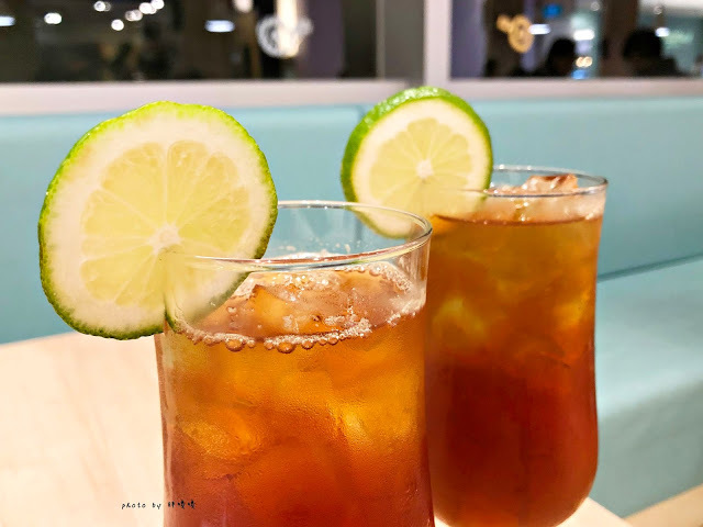 【台中 西區】Woosaパンケーキ 屋莎鬆餅屋✨✨大遠百三樓，每小時限量20份，藍帶級「雲の鬆餅」不是隨便說說，從上桌到入口，那感動、那滋味，回味再三💓💓💓