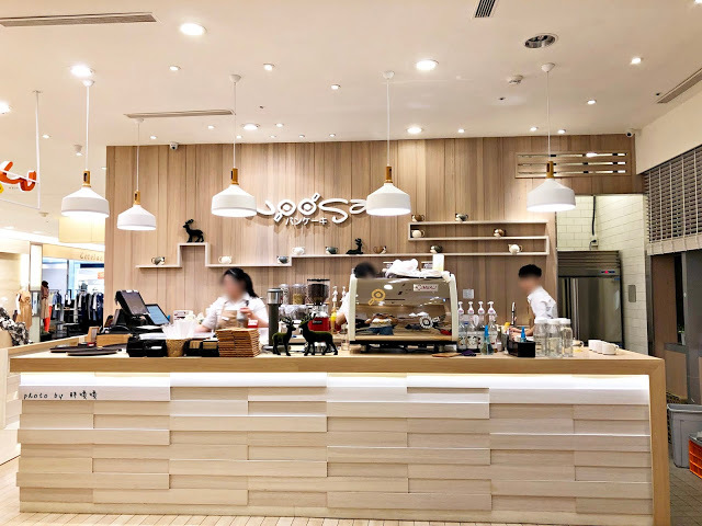 【台中 西區】Woosaパンケーキ 屋莎鬆餅屋✨✨大遠百三樓，每小時限量20份，藍帶級「雲の鬆餅」不是隨便說說，從上桌到入口，那感動、那滋味，回味再三💓💓💓