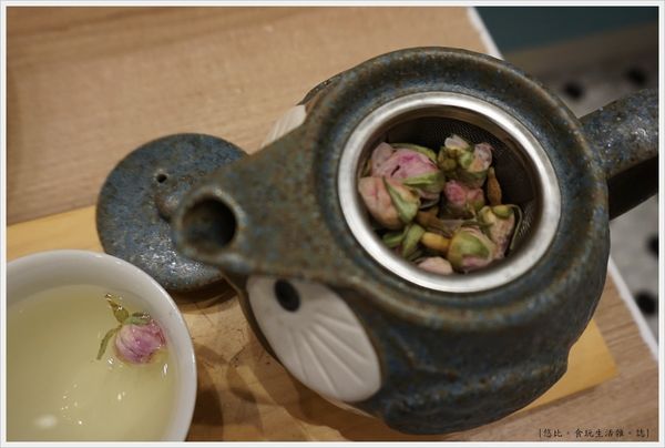 屋莎鬆餅-25-經典玫瑰花茶.JPG
