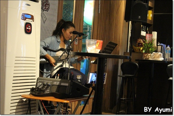 獵場原住民串燒餐廳：[食記]樹林美食新發現－獵場原住民串燒餐廳、周五&周六晚上還有歌手駐唱唷~