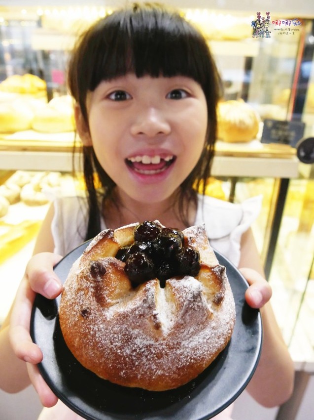 桃園美食,許燕斌,烘焙,林哲樂,考選部,星巴克,POCOPHONE F1,中秋月餅,冠軍麵包,手作月餅