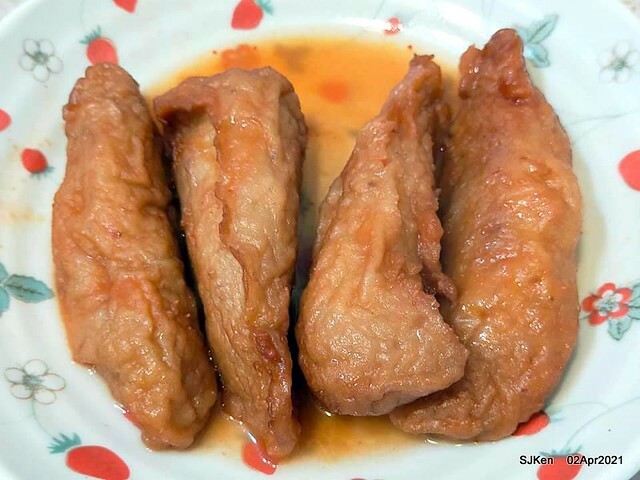 「艋舺夜市東港旗魚黑輪」(Sword fish fried Oden), Banka night market, Taipei, Taiwan, SJKen, Apr 2, 2021.