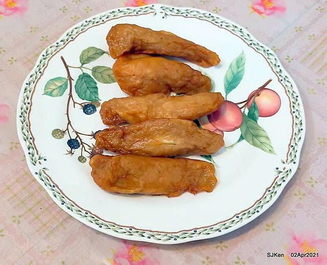 「艋舺夜市東港旗魚黑輪」(Sword fish fried Oden), Banka night market, Taipei, Taiwan, SJKen, Apr 2, 2021.
