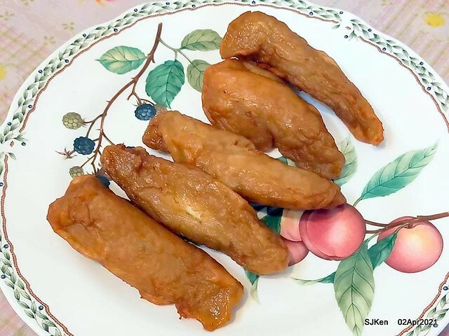 「艋舺夜市東港旗魚黑輪」(Sword fish fried Oden), Banka night market, Taipei, Taiwan, SJKen, Apr 2, 2021.