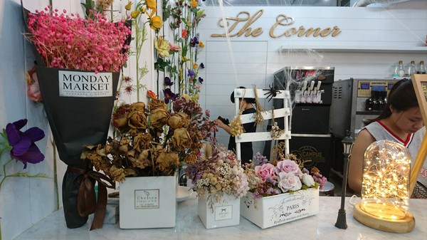 CornerCone酷礦美式手作霜淇淋:高雄~CornerCone酷礦美式手作霜淇淋~萬聖節限定黑暗系鬼怪~不給冰就搗蛋創意冰品~IG打卡熱點~ CornerCone酷礦美式手作霜淇淋:高雄~CornerCone酷礦美式手作霜淇淋~萬聖節限定黑暗系鬼怪~不給冰就搗蛋創意冰品~IG打卡熱點~