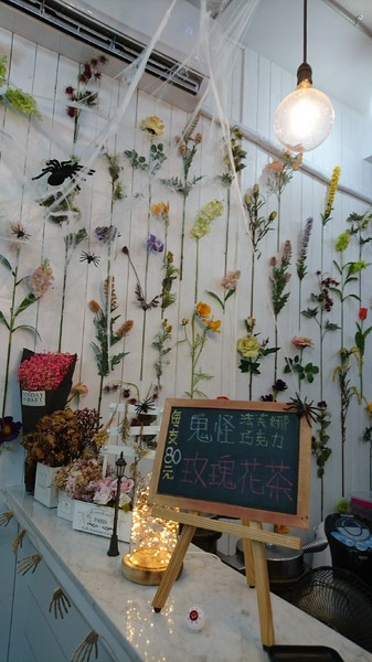 CornerCone酷礦美式手作霜淇淋:高雄~CornerCone酷礦美式手作霜淇淋~萬聖節限定黑暗系鬼怪~不給冰就搗蛋創意冰品~IG打卡熱點~ CornerCone酷礦美式手作霜淇淋:高雄~CornerCone酷礦美式手作霜淇淋~萬聖節限定黑暗系鬼怪~不給冰就搗蛋創意冰品~IG打卡熱點~