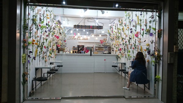 CornerCone酷礦美式手作霜淇淋:高雄~CornerCone酷礦美式手作霜淇淋~萬聖節限定黑暗系鬼怪~不給冰就搗蛋創意冰品~IG打卡熱點~ CornerCone酷礦美式手作霜淇淋:高雄~CornerCone酷礦美式手作霜淇淋~萬聖節限定黑暗系鬼怪~不給冰就搗蛋創意冰品~IG打卡熱點~