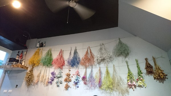 丼口食堂：高雄~丼口食堂~挑戰大胃王相撲丼一碗兩種享受~征服饕客的味蕾~少女心的乾燥花拍不停~正餐宵夜的好餐廳~