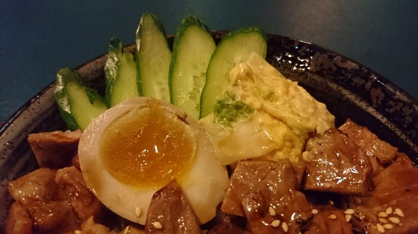 丼口食堂：高雄~丼口食堂~挑戰大胃王相撲丼一碗兩種享受~征服饕客的味蕾~少女心的乾燥花拍不停~正餐宵夜的好餐廳~