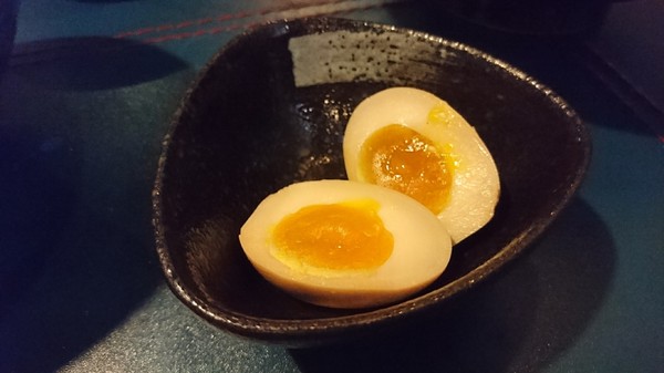 丼口食堂：高雄~丼口食堂~挑戰大胃王相撲丼一碗兩種享受~征服饕客的味蕾~少女心的乾燥花拍不停~正餐宵夜的好餐廳~