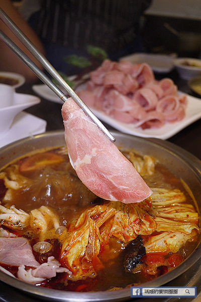 樹林美食【太將鍋樹林復興店】樹林火鍋推薦。頂級食材澎湃海鮮船。自助霜淇淋吃到爽