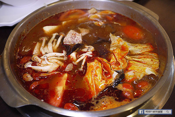 樹林美食【太將鍋樹林復興店】樹林火鍋推薦。頂級食材澎湃海鮮船。自助霜淇淋吃到爽
