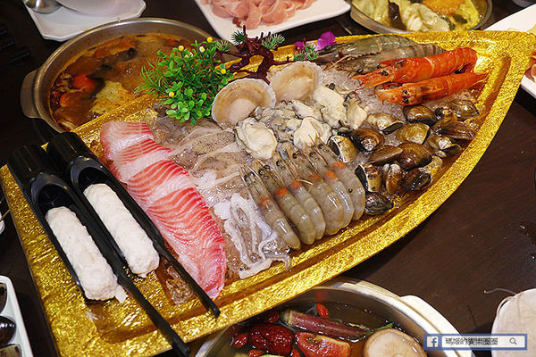 樹林美食【太將鍋樹林復興店】樹林火鍋推薦。頂級食材澎湃海鮮船。自助霜淇淋吃到爽