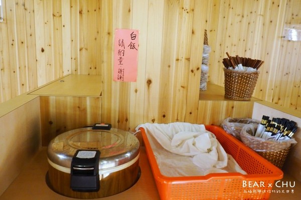 蝦太郎活蝦料理：【林口美食推薦】蝦太郎活蝦料理專賣・無法一口掌握的超大鳳梨蝦球(文內有菜單)