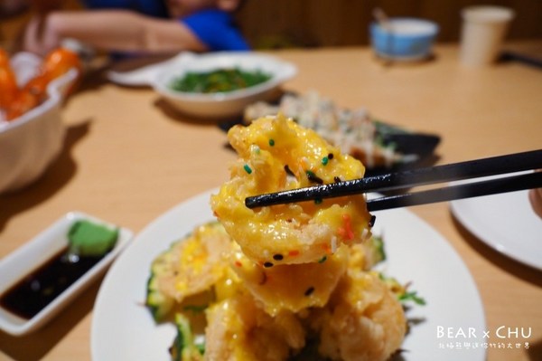 蝦太郎活蝦料理：【林口美食推薦】蝦太郎活蝦料理專賣・無法一口掌握的超大鳳梨蝦球(文內有菜單)