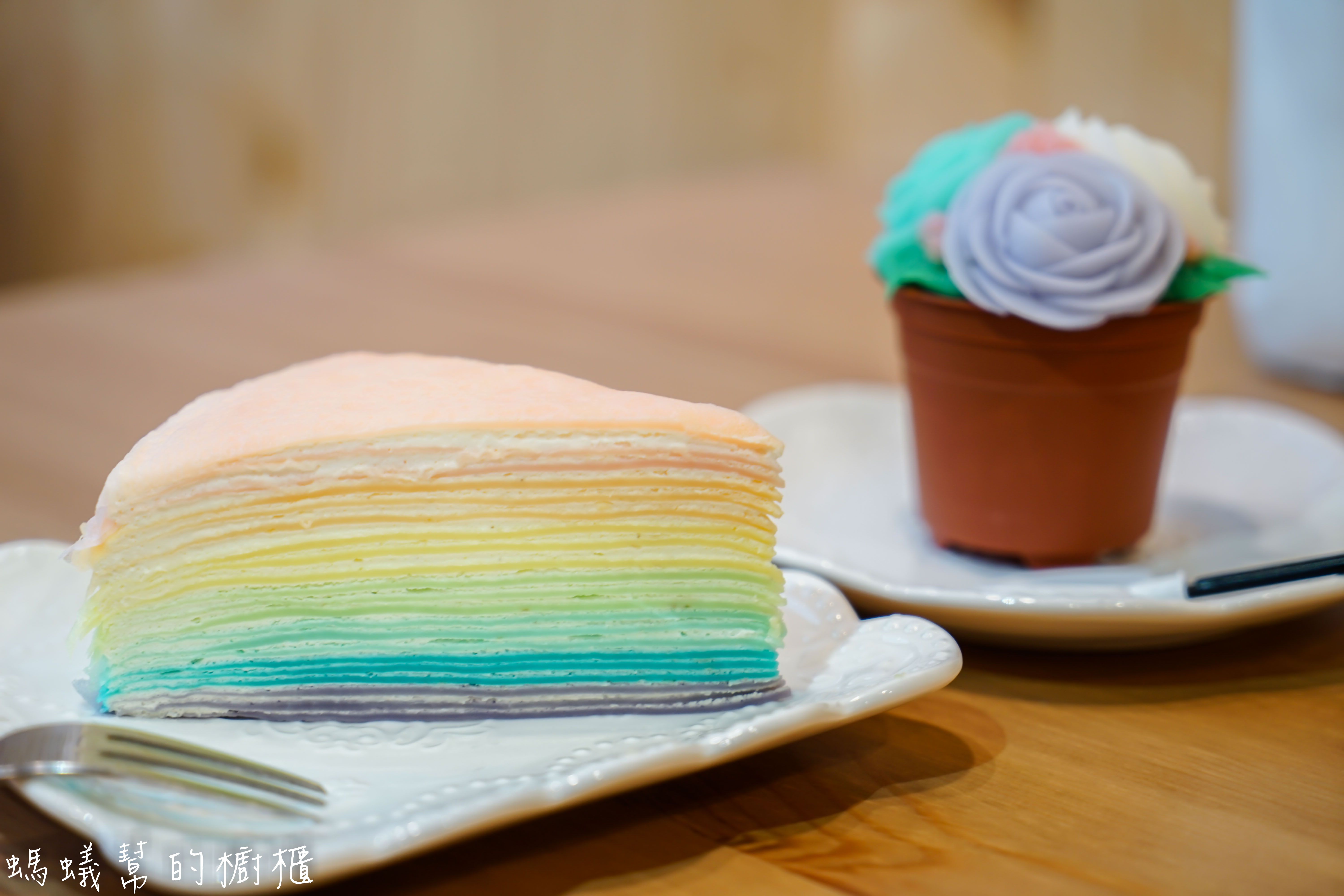 南投竹山SoSo cafe|竹山特色甜點咖啡館，彩虹千層蛋糕、韓式擠花蛋糕！到紫南宮拜拜別忘了過來喝杯咖啡。 - 螞蟻幫的櫥櫃