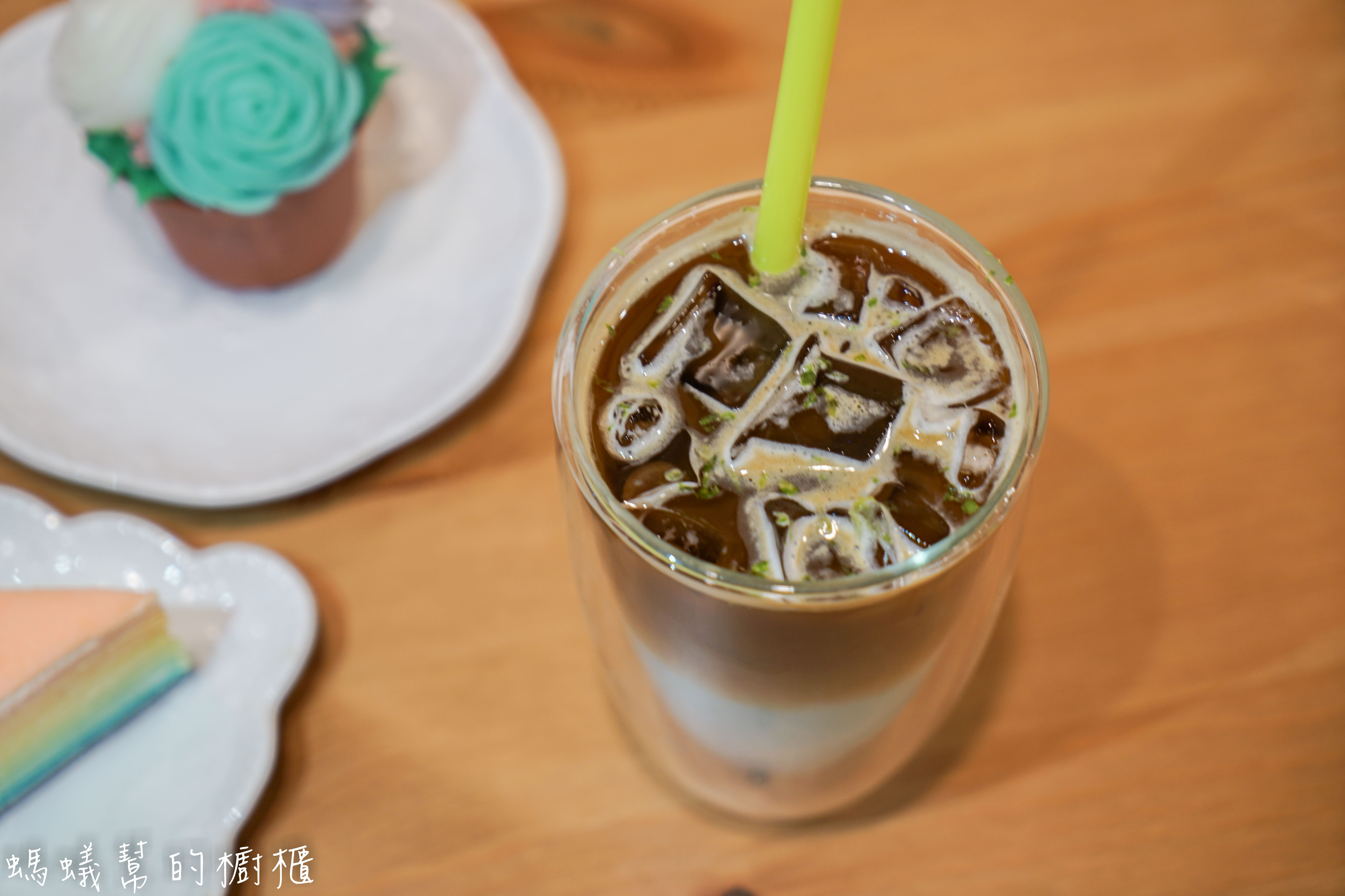 南投竹山SoSo cafe|竹山特色甜點咖啡館，彩虹千層蛋糕、韓式擠花蛋糕！到紫南宮拜拜別忘了過來喝杯咖啡。 - 螞蟻幫的櫥櫃