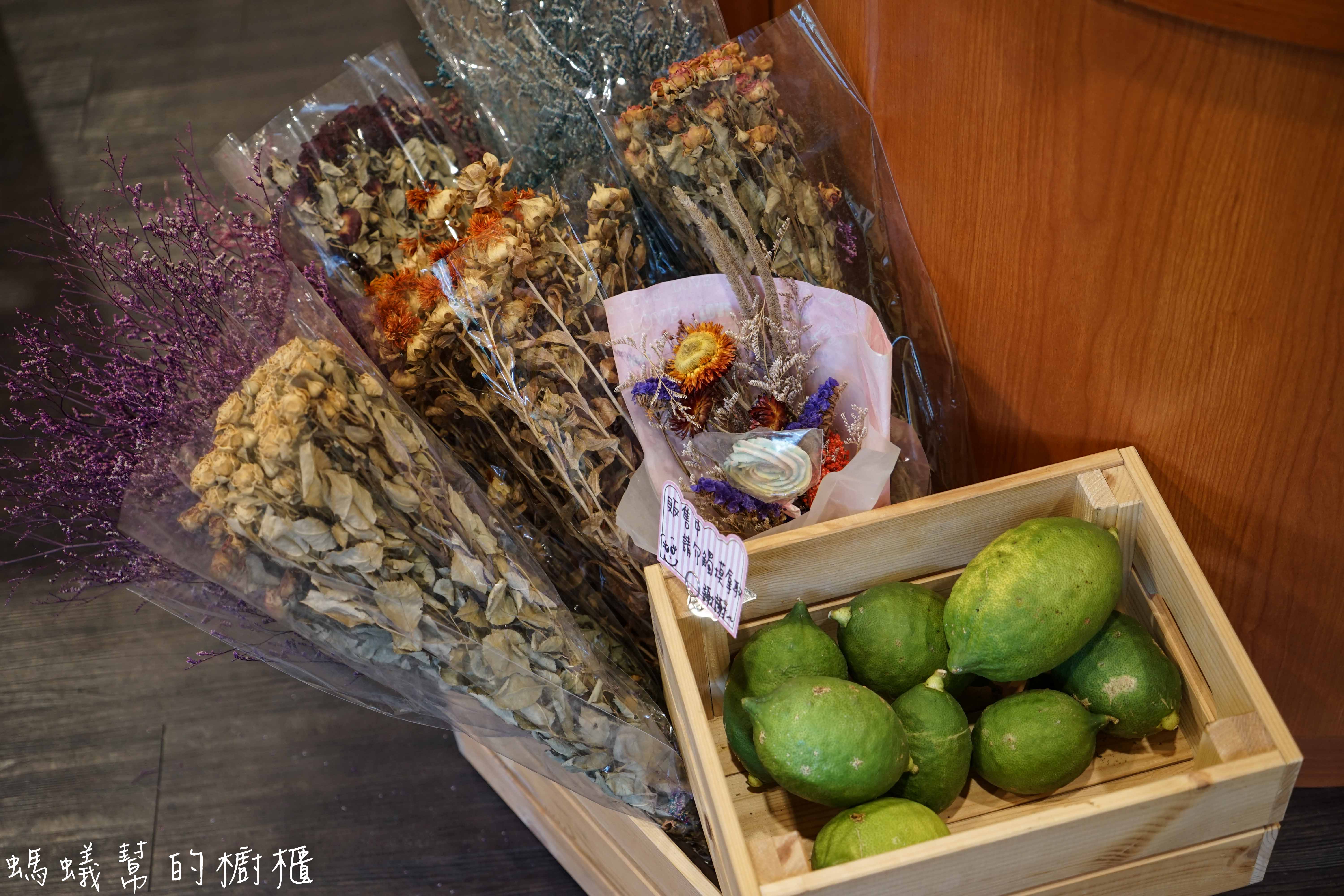 南投竹山SoSo cafe|竹山特色甜點咖啡館，彩虹千層蛋糕、韓式擠花蛋糕！到紫南宮拜拜別忘了過來喝杯咖啡。 - 螞蟻幫的櫥櫃