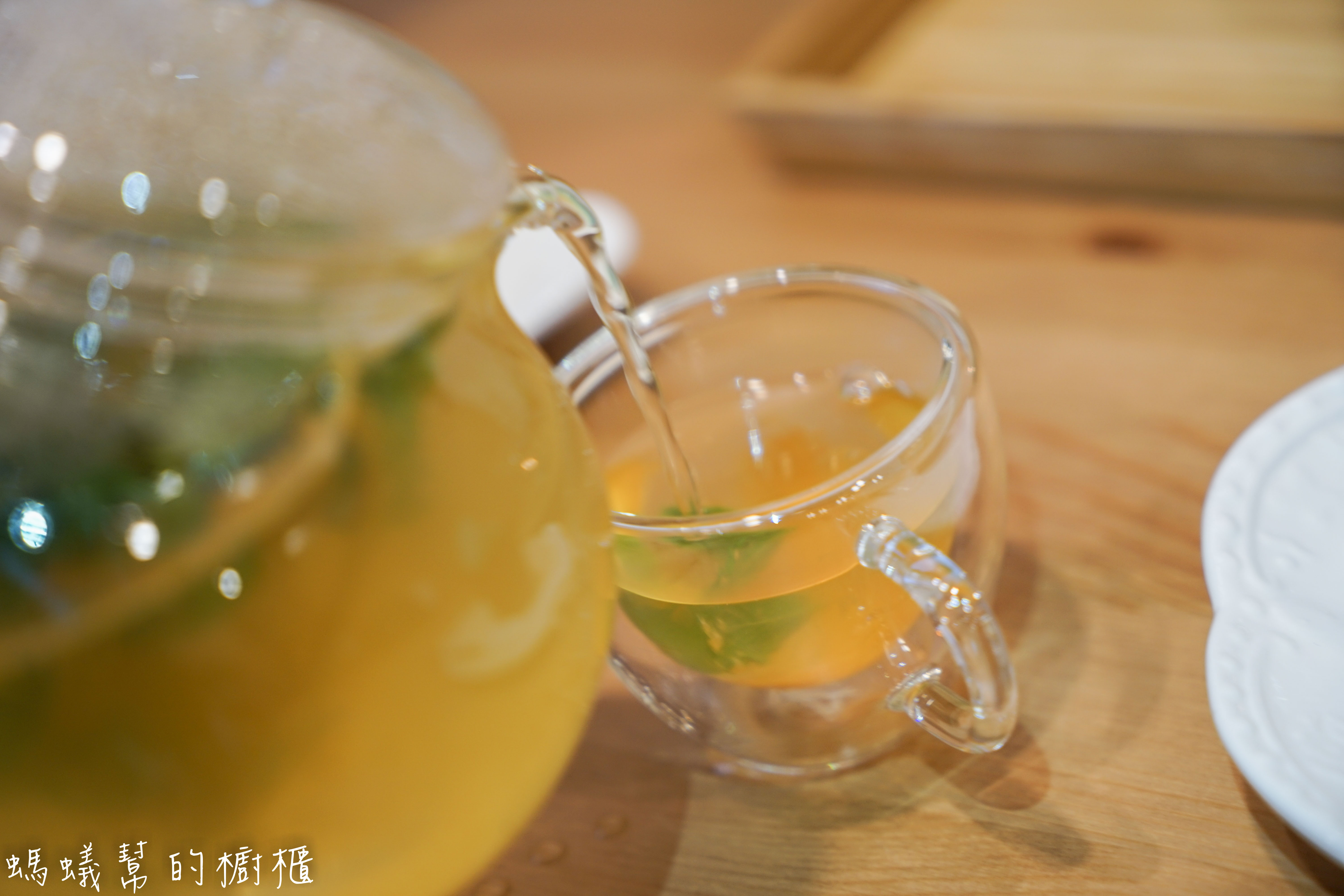 南投竹山SoSo cafe|竹山特色甜點咖啡館，彩虹千層蛋糕、韓式擠花蛋糕！到紫南宮拜拜別忘了過來喝杯咖啡。 - 螞蟻幫的櫥櫃