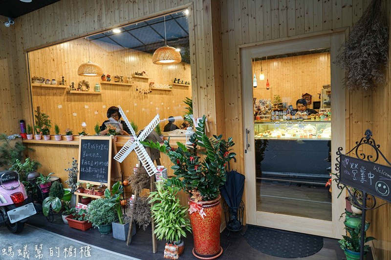 南投竹山SoSo cafe|竹山特色甜點咖啡館，彩虹千層蛋糕、韓式擠花蛋糕！到紫南宮拜拜別忘了過來喝杯咖啡。 - 螞蟻幫的櫥櫃