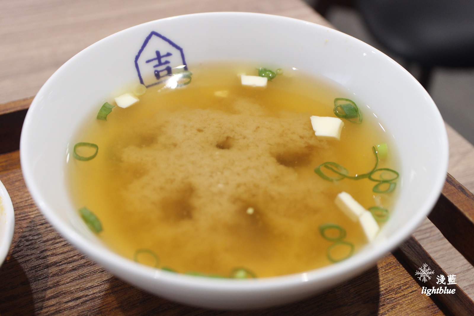 [ 科技大樓站美食 ] 淺藍 × 吉屋食堂二店～挑戰多種口味玉子燒，推薦唐揚定食與抹茶布丁