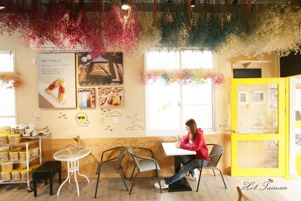 T&F手作吐司-安平店：【台南美食】浮誇系乾燥花網美風格店，尬上60多款熱壓吐司任你選：T&F 手作吐司-安平店