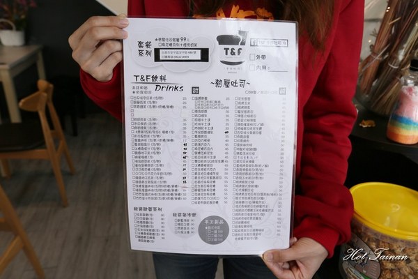 T&F手作吐司-安平店：【台南美食】浮誇系乾燥花網美風格店，尬上60多款熱壓吐司任你選：T&F 手作吐司-安平店