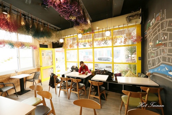 T&F手作吐司-安平店：【台南美食】浮誇系乾燥花網美風格店，尬上60多款熱壓吐司任你選：T&F 手作吐司-安平店