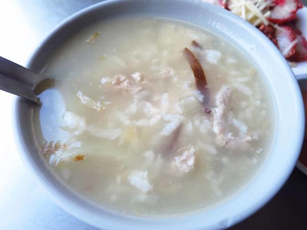 【台北美食】老攤肉粥-早上才會出現的路邊攤鹹粥