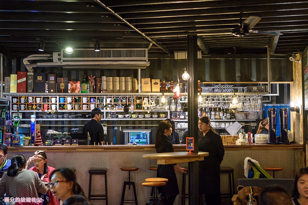 彰化員林景點》KoKoMo私房惑櫃 情侶閨蜜約會景點 親子餐廳 七彩K字貨櫃屋 - 滿分的旅遊札記