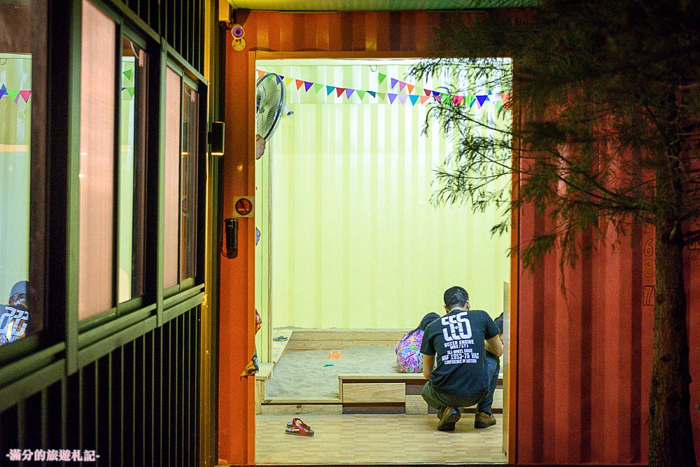 彰化員林景點》KoKoMo私房惑櫃 情侶閨蜜約會景點 親子餐廳 七彩K字貨櫃屋 - 滿分的旅遊札記