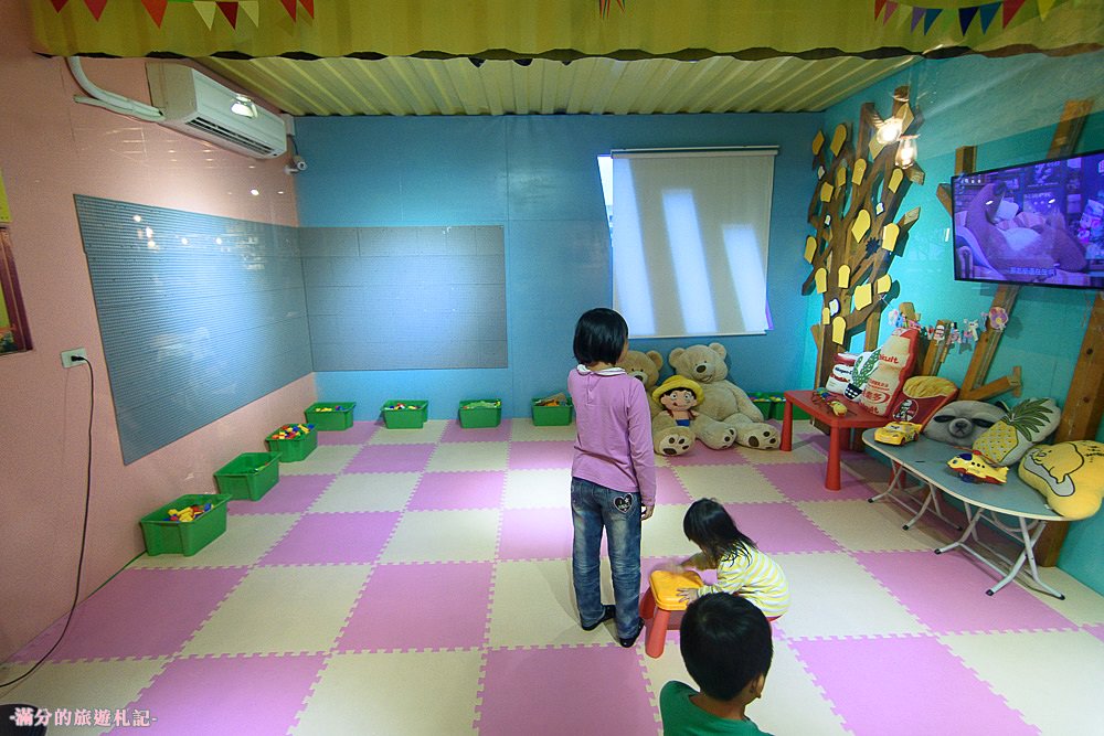 彰化員林景點》KoKoMo私房惑櫃 情侶閨蜜約會景點 親子餐廳 七彩K字貨櫃屋 - 滿分的旅遊札記