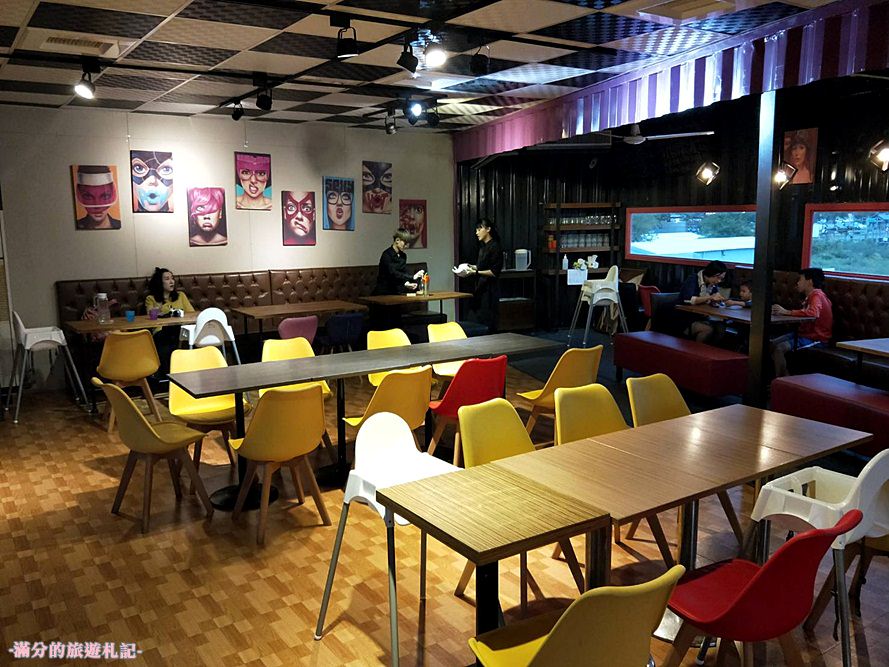 彰化員林景點》KoKoMo私房惑櫃 情侶閨蜜約會景點 親子餐廳 七彩K字貨櫃屋 - 滿分的旅遊札記