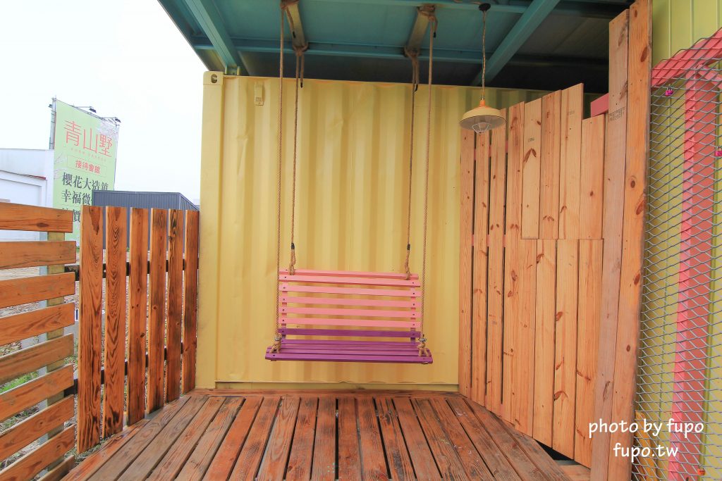 彰化出現一個彩色的大K!KoKoMo私房惑櫃~超可愛親子餐廳:沙堆.鋼琴鍵.遊戲室.溜滑梯~網美打卡聖地 - 小腹婆大世界