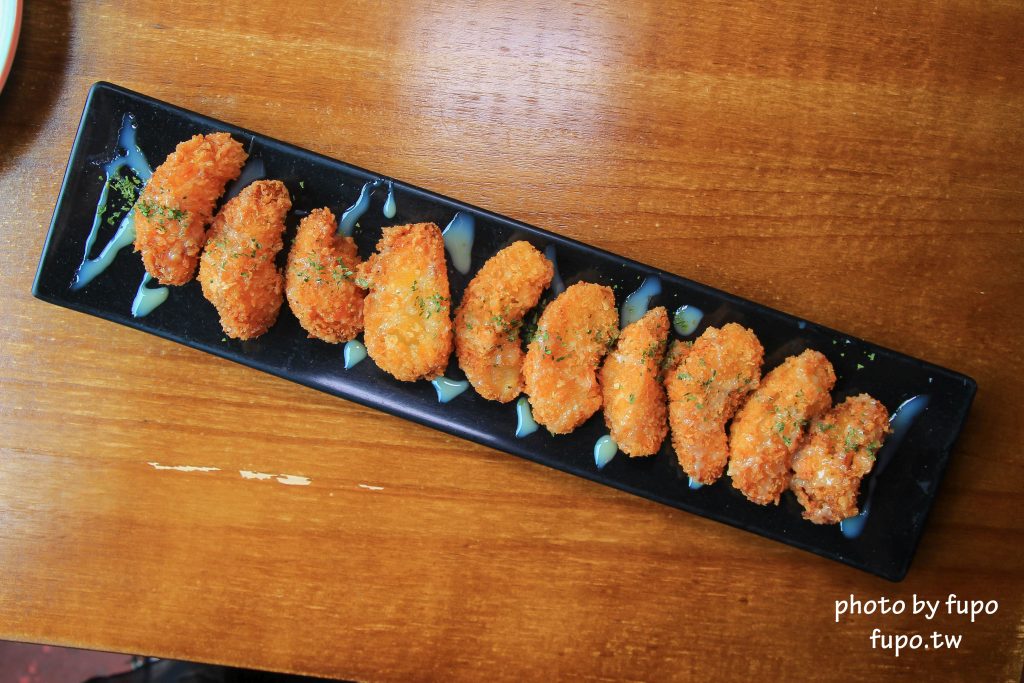 彰化出現一個彩色的大K!KoKoMo私房惑櫃~超可愛親子餐廳:沙堆.鋼琴鍵.遊戲室.溜滑梯~網美打卡聖地 - 小腹婆大世界