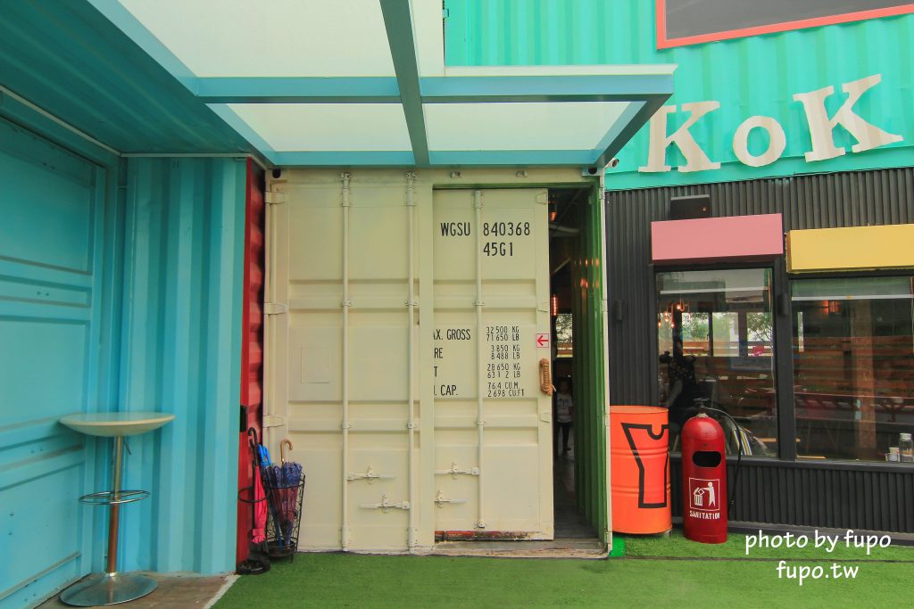 彰化出現一個彩色的大K!KoKoMo私房惑櫃~超可愛親子餐廳:沙堆.鋼琴鍵.遊戲室.溜滑梯~網美打卡聖地 - 小腹婆大世界