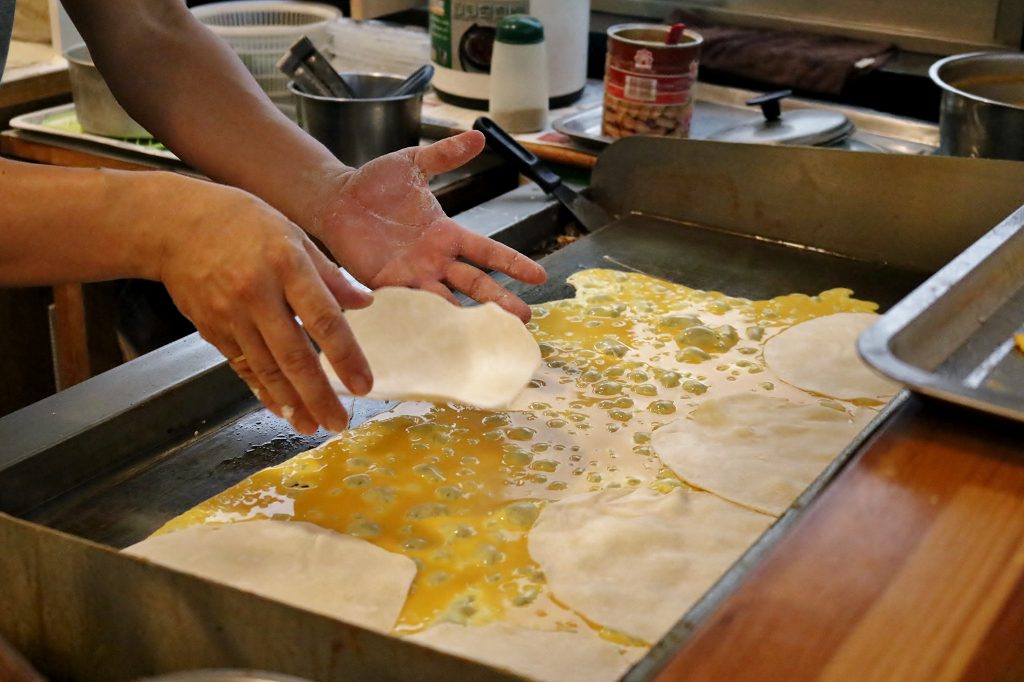 台南|少爺手作蛋餅專賣(勝利店) 食尚玩家報導.創意蛋餅.早餐推薦 - 奇奇一起玩樂趣