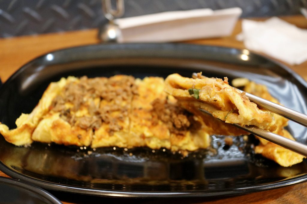 台南|少爺手作蛋餅專賣(勝利店) 食尚玩家報導.創意蛋餅.早餐推薦 - 奇奇一起玩樂趣