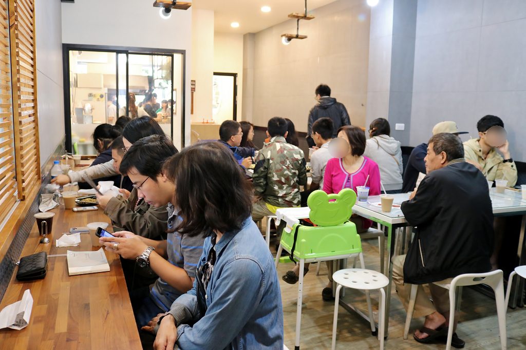 台南|少爺手作蛋餅專賣(勝利店) 食尚玩家報導.創意蛋餅.早餐推薦 - 奇奇一起玩樂趣