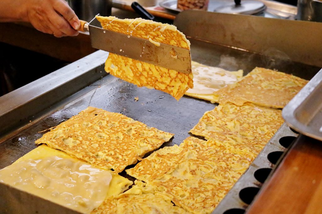 台南|少爺手作蛋餅專賣(勝利店) 食尚玩家報導.創意蛋餅.早餐推薦 - 奇奇一起玩樂趣