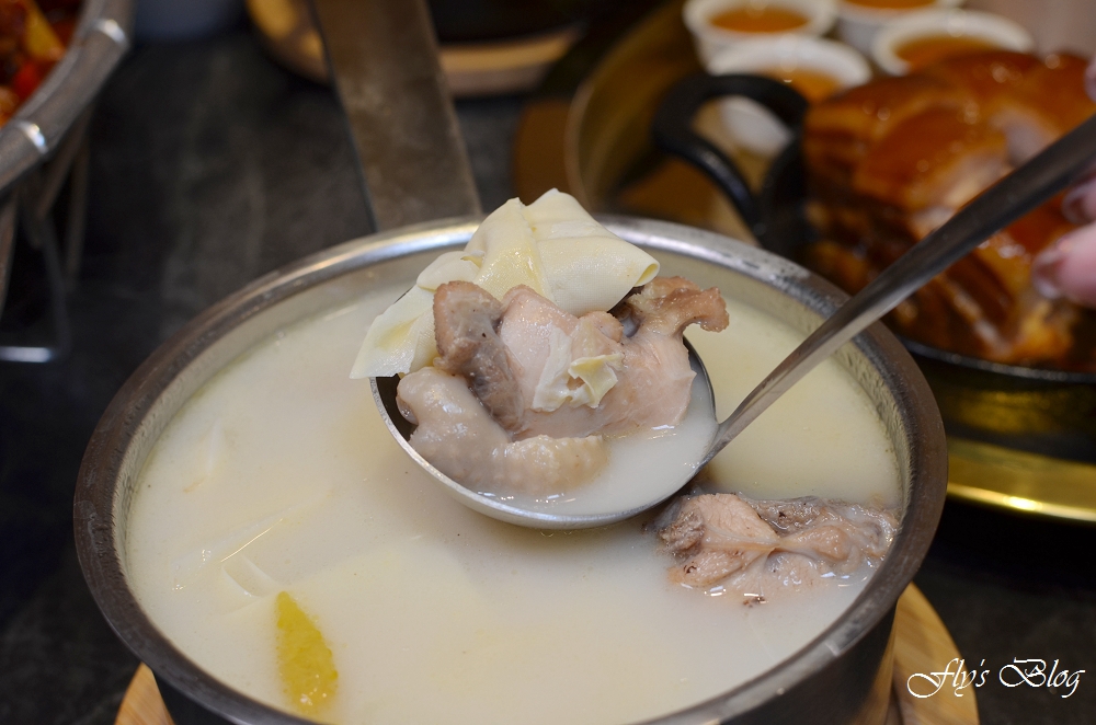 飯Bar Station，在信義微風裡享受一段美味的旅程！每道菜都好看又好吃