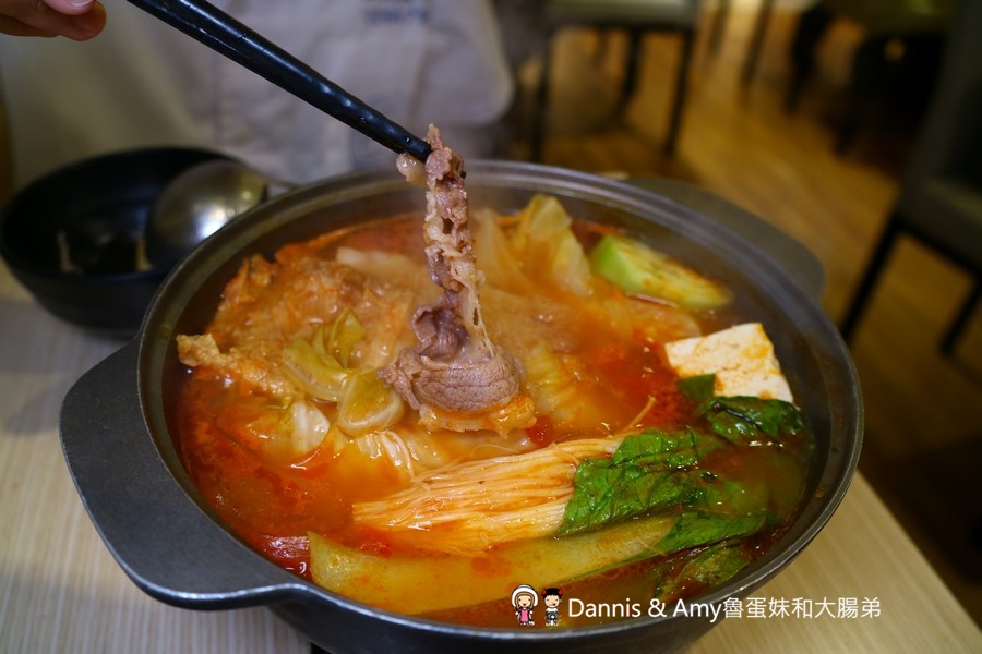 新竹鍋賣局小火鍋四維店。 百元世界小火鍋專賣店。霜淇淋、杜老爺冰淇淋、冰沙、爆米花、飲料汽水、白飯任你吃到飽 ︱懷舊石頭鍋。牛奶起司鍋大推薦！（ 影片） - Dannis &