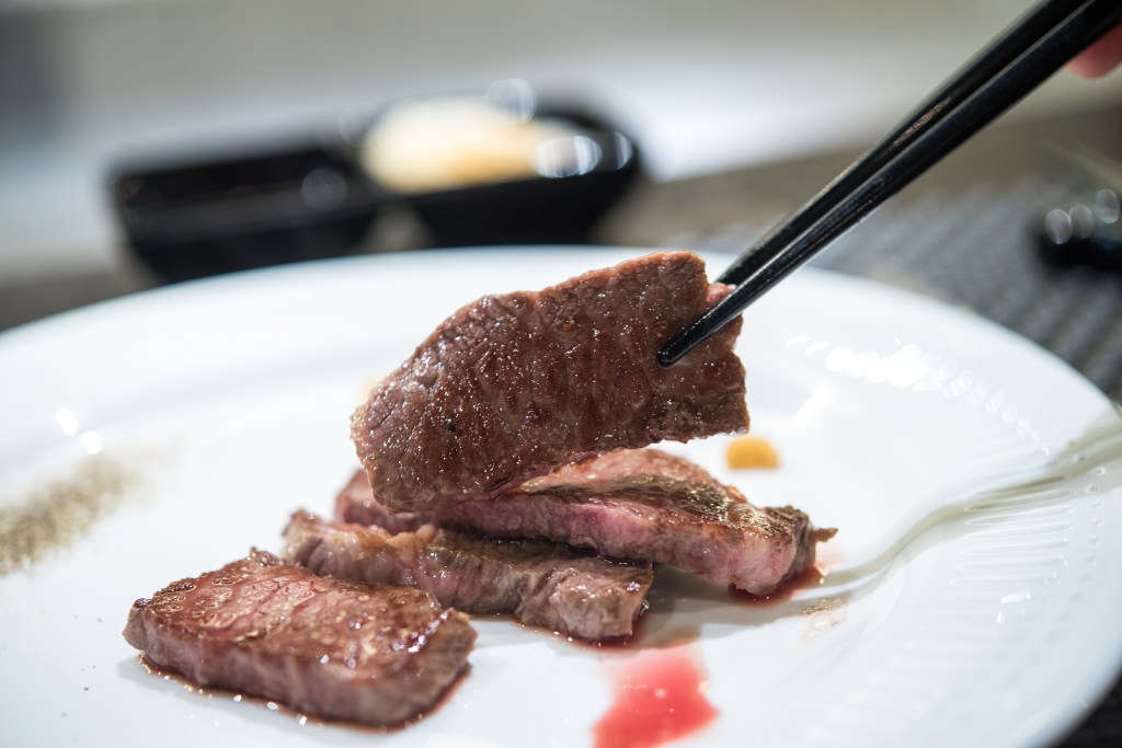 鐵板食記|大初鐵板燒|低調風格高檔食材饗宴/台北松山文創園區人氣鐵板料理餐廳/捷運市政府站美食 - 麥仔の生活日記