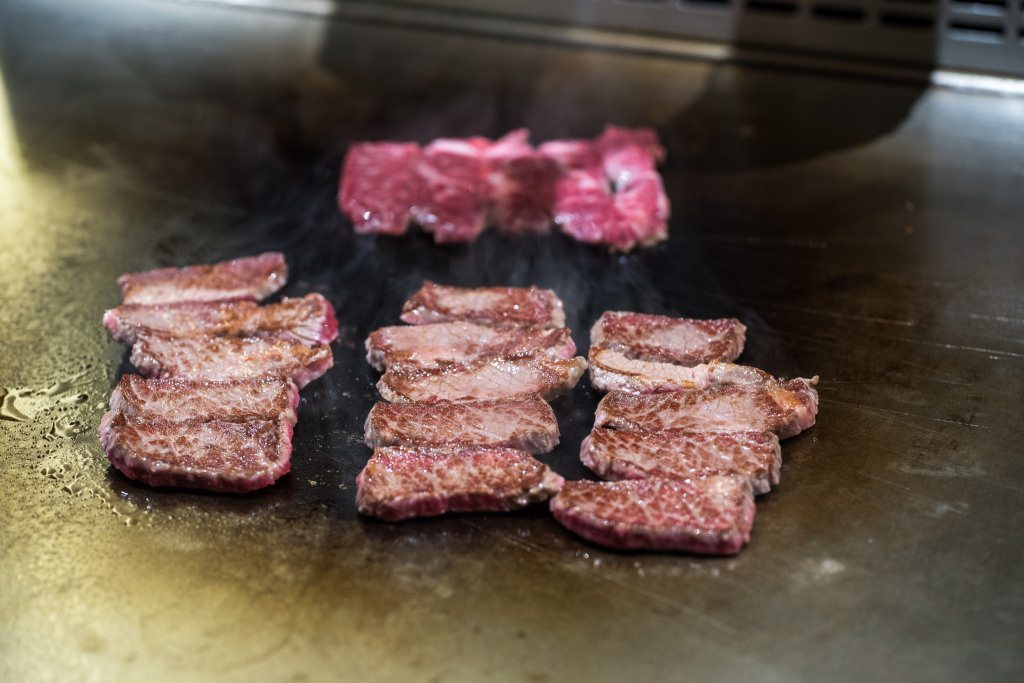 鐵板食記|大初鐵板燒|低調風格高檔食材饗宴/台北松山文創園區人氣鐵板料理餐廳/捷運市政府站美食 - 麥仔の生活日記