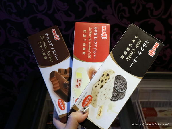 鬼椒麻辣王：台中美食│鬼椒麻辣王台中旗艦店〃台中麻辣鴛鴦鍋吃到飽推薦～菜色多樣，食材新鮮，還有莫凡比、明治等冰淇淋讓你吃到飽！