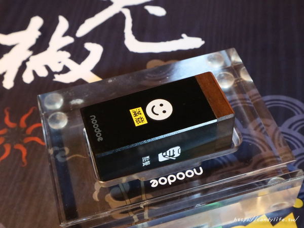 鬼椒麻辣王：台中美食│鬼椒麻辣王台中旗艦店〃台中麻辣鴛鴦鍋吃到飽推薦～菜色多樣，食材新鮮，還有莫凡比、明治等冰淇淋讓你吃到飽！