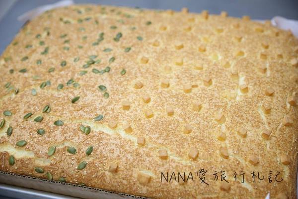 有間本舖現烤蛋糕(彰化站前店)：有間本舖古早味蛋糕。最愛黃金起司口味,金黃起司緩緩流出！每日新鮮手作出爐,晚來就明天請早!